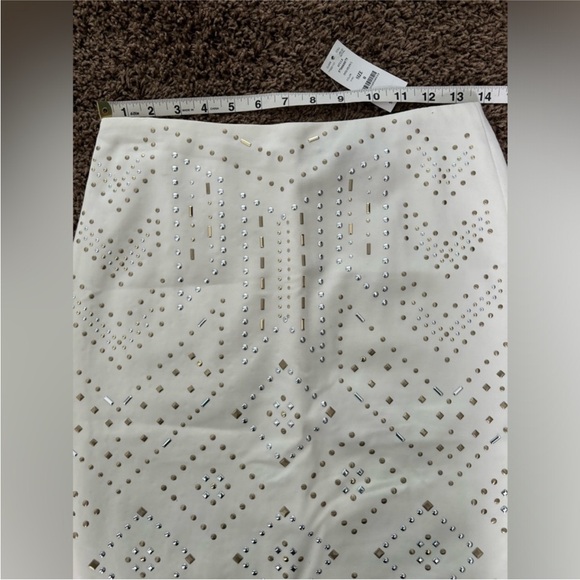 NWT White House Black Market Cream Skirt Silver/Gold Studded Embellishments Sz 0 - Picture 6 of 9
